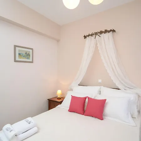 Of Roses In Naxos - Private With Pool Willa Naxos City
