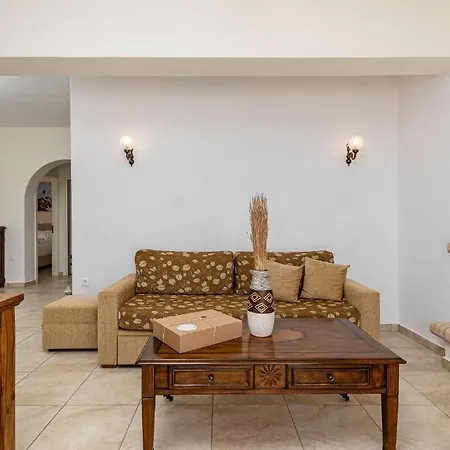 Of Roses In Naxos - Private With Pool Willa